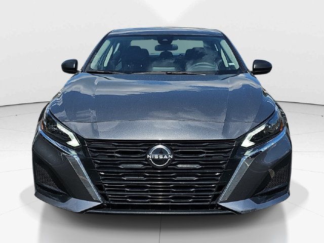 Used 2024 Nissan Altima 2.5 SV FWD image 8
