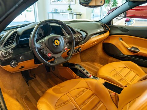 Certified 2016 Ferrari 488 GTB RWD image 9