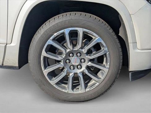 Used 2021 GMC Acadia Denali w/ Denali Technology Package image 13