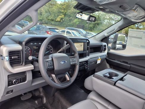 New 2026 Ford F250 XL w/ XL Chrome Package image 11