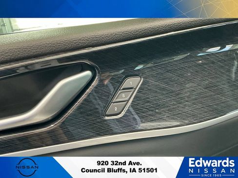Used 2022 Jeep Grand Cherokee Trailhawk w/ Advanced Protech Group II AWD/4WD image 23