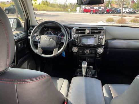 Used 2019 Toyota 4Runner TRD Off-Road Premium AWD/4WD image 20
