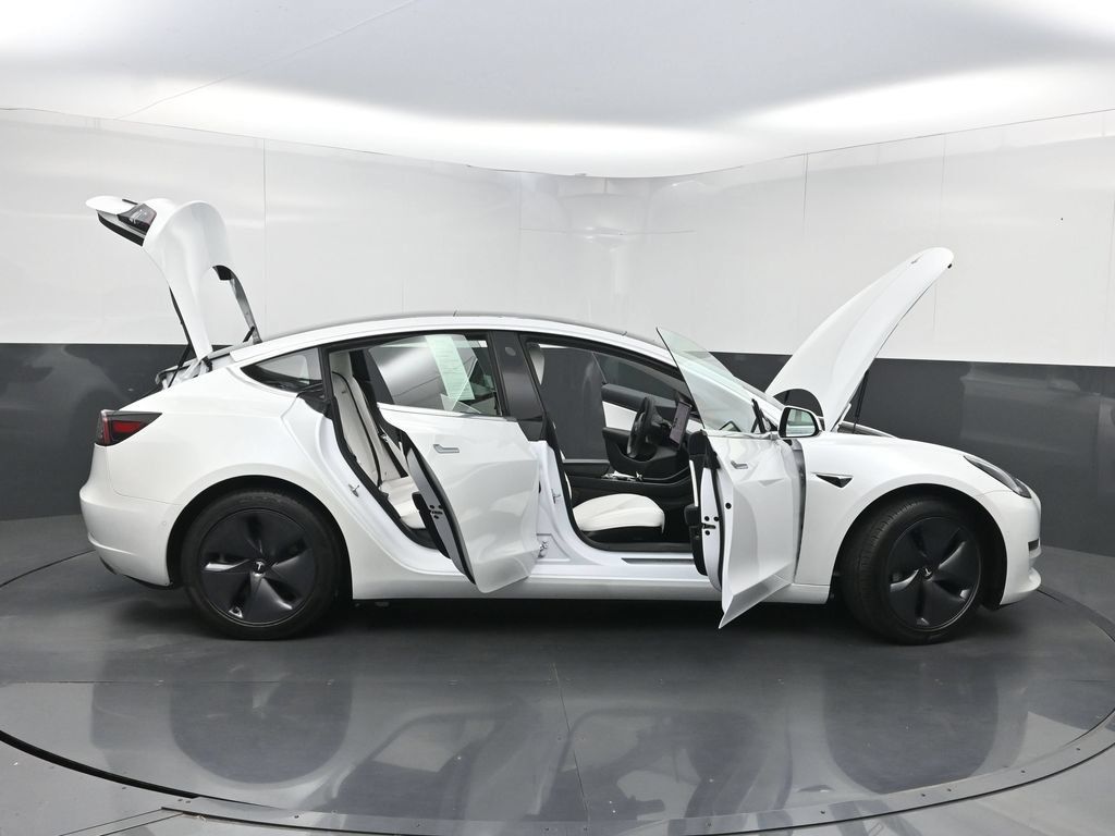 Used 2020 Tesla Model 3 Standard Range Plus RWD image 34