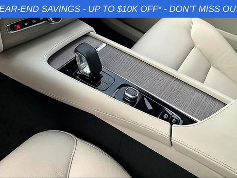 Used 2025 Volvo XC90 B6 Plus w/ Protection Package Premier image 32