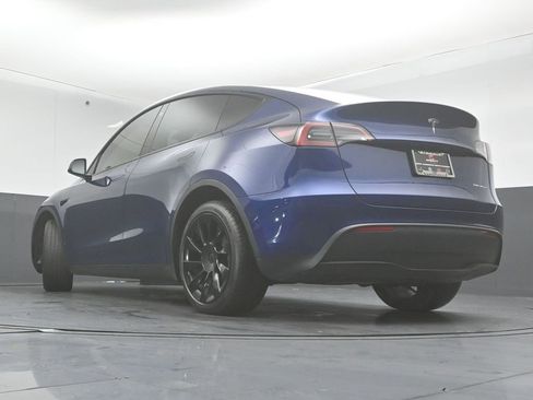 Used 2022 Tesla Model Y Long Range image 33