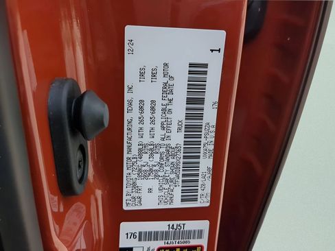 New 2025 Toyota Tundra Platinum AWD/4WD image 30