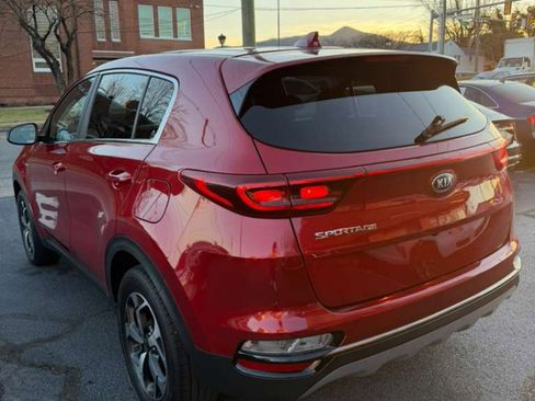 Used 2022 Kia Sportage LX image 3