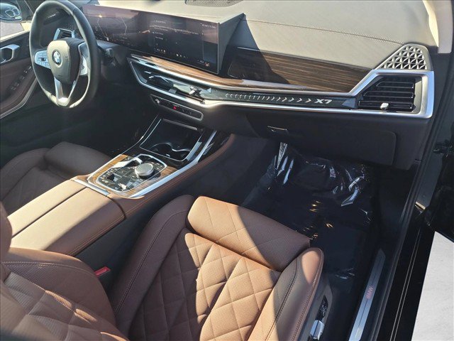 Used 2026 BMW X7 xDrive40i w/ Premium Package AWD/4WD image 26