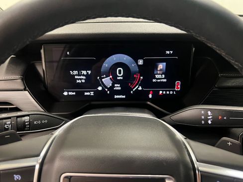 Used 2026 GMC Acadia Elevation w/ Elevation Premium Package AWD/4WD image 44