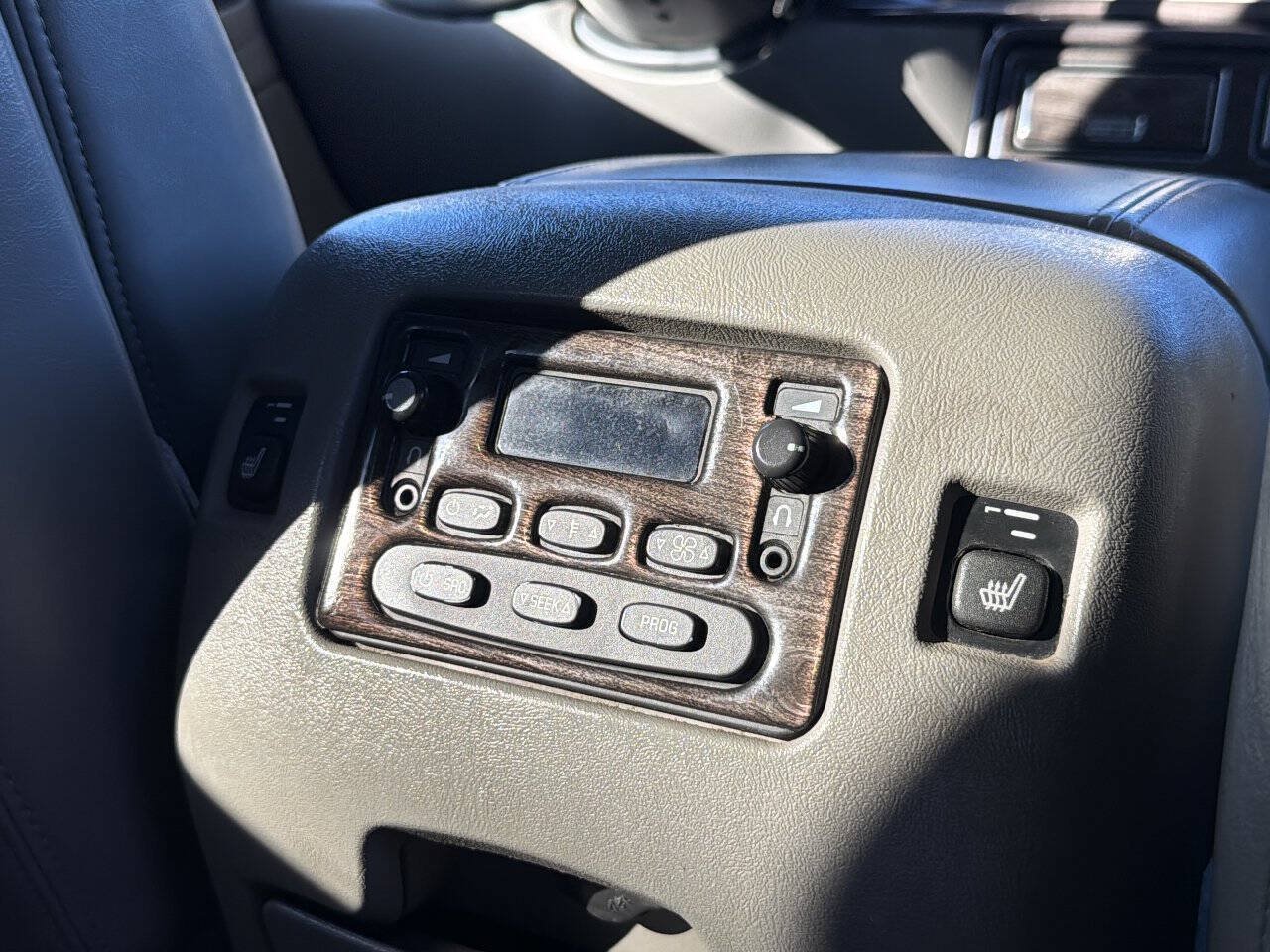 Used 2004 GMC Yukon XL Denali AWD/4WD image 26