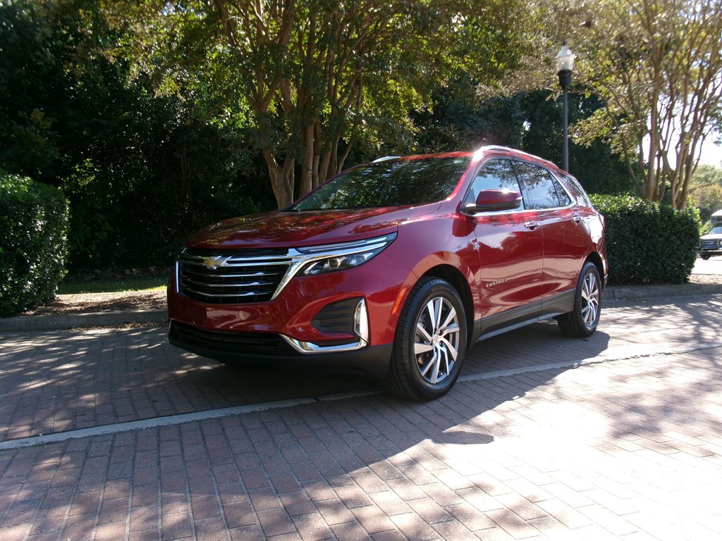 Used 2022 Chevrolet Equinox Premier FWD image 2