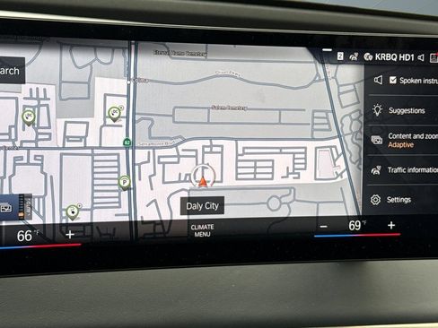 Used 2022 BMW iX xDrive50 w/ Premium Package image 23