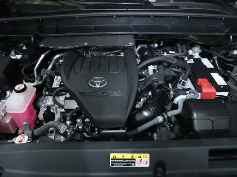 Used 2023 Toyota Highlander XLE image 38