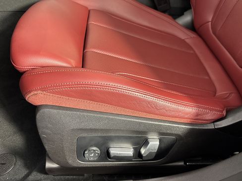 Used 2023 BMW 330i Sedan w/ Premium Package RWD image 15