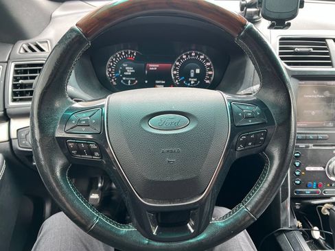 Used 2016 Ford Explorer Platinum AWD/4WD image 10