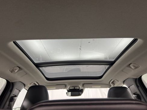 Used 2020 Volvo XC40 T5 Momentum w/ Protection Package Premier image 13