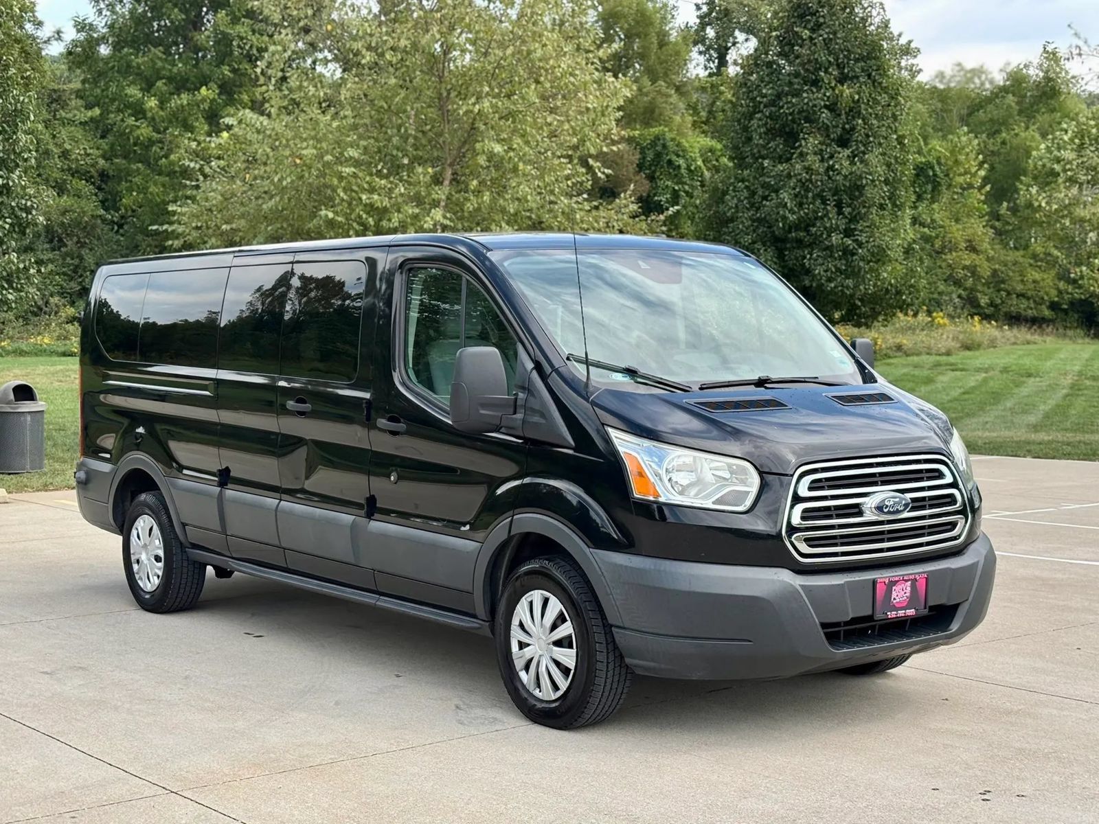 Used 2016 Ford Transit 350 XLT RWD image 3