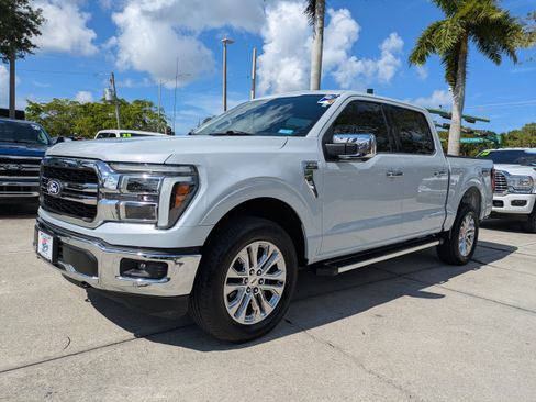 Used 2025 Ford F150 Lariat w/ Equipment Group 501A Mid AWD/4WD image 7