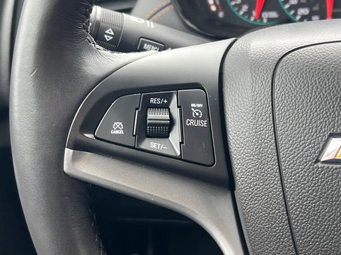 Certified 2022 Chevrolet Trax LT w/ LT Convenience Package image 21