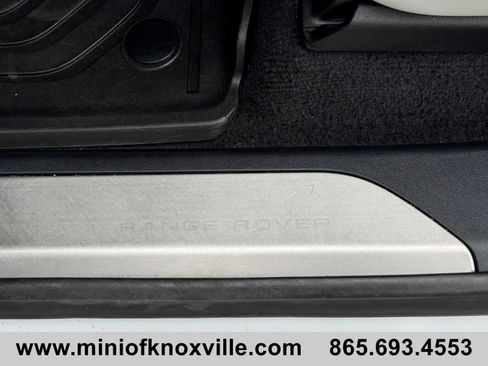 Used 2024 Land Rover Range Rover Sport SE image 12