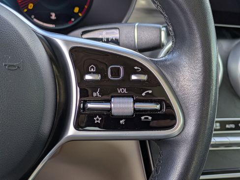 Certified 2022 Mercedes-Benz GLC 300 image 20