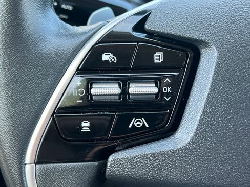 Used 2023 Kia Niro EX FWD image 19
