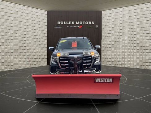 Used 2020 GMC Sierra 1500 SLE w/ SLE Value Package image 3