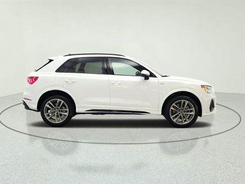 Used 2025 Audi Q3 2.0T Premium w/ Convenience Package AWD/4WD image 4