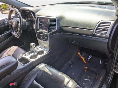 Used 2018 Jeep Grand Cherokee Limited image 16