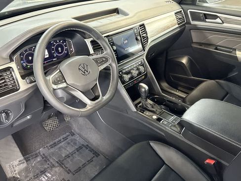 Used 2023 Volkswagen Atlas Cross Sport SE FWD image 13