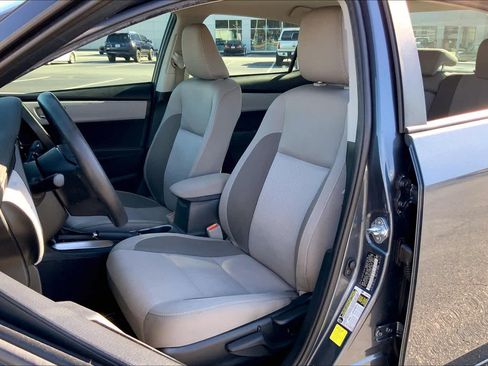 Used 2017 Toyota Corolla LE FWD image 7