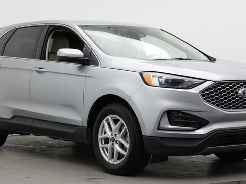 Used 2024 Ford Edge SEL AWD/4WD image 3