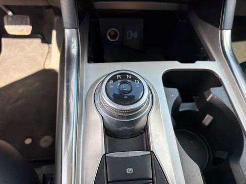 Used 2022 Ford Explorer XLT w/ Equipment Group 202A image 25