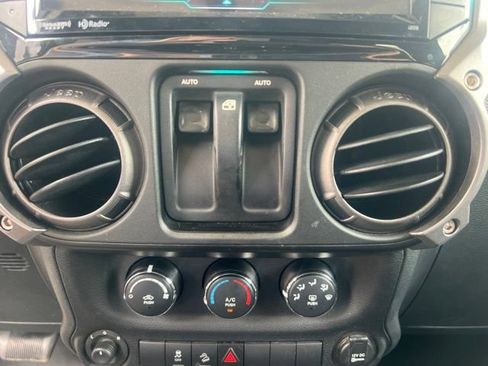 Used 2011 Jeep Wrangler Sport AWD/4WD image 19