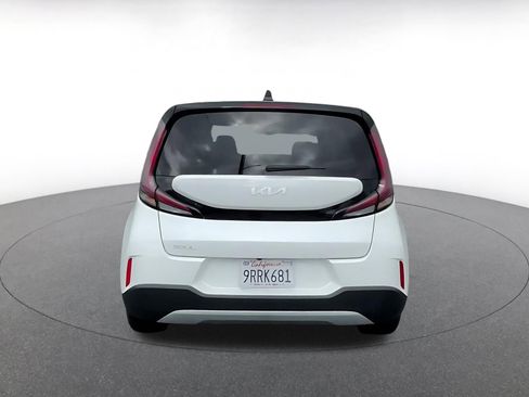 Used 2025 Kia Soul LX w/ LX Technology Package image 12