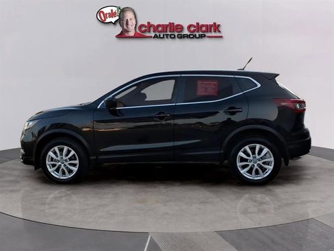 Used 2021 Nissan Rogue Sport S image 2