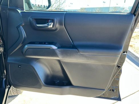 Used 2023 Toyota Tacoma TRD Sport image 28