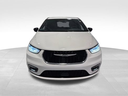 Used 2025 Chrysler Pacifica Select FWD image 53