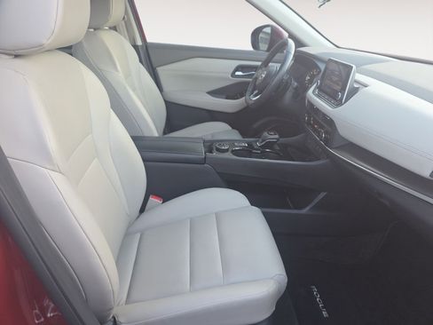 Certified 2024 Nissan Rogue SV w/ SV Premium Package image 15