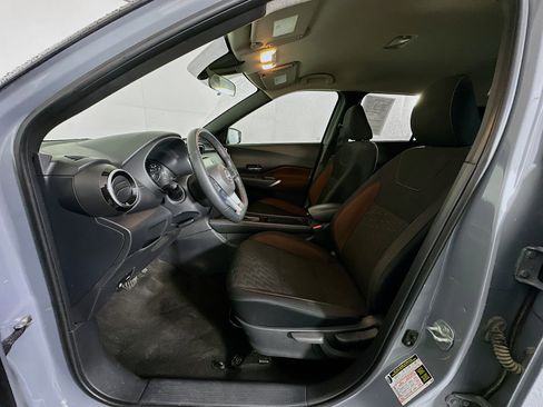 Used 2023 Nissan Kicks SR image 13
