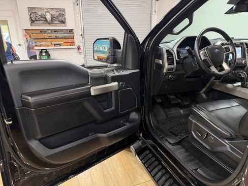 Used 2017 Ford F150 Lariat w/ Equipment Group 502A Luxury AWD/4WD image 14