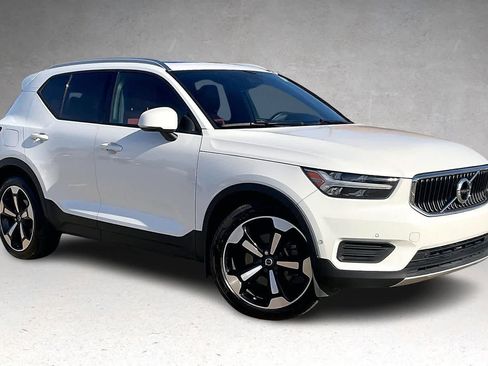 Used 2019 Volvo XC40 T5 Momentum image 21