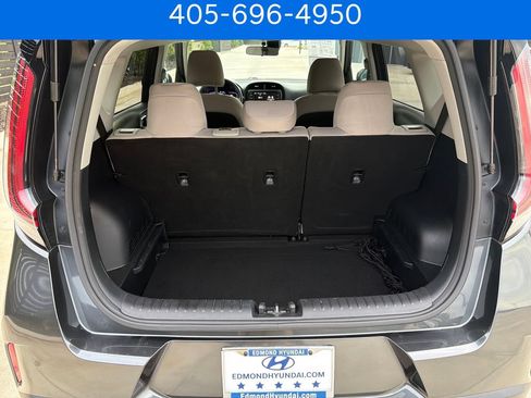 Used 2023 Kia Soul LX FWD image 27