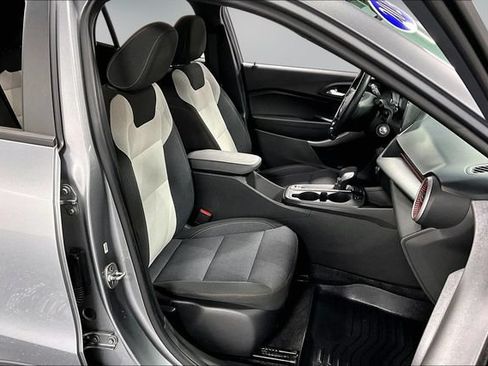 Used 2024 Chevrolet Trax RS w/ Driver Confidence Package FWD image 26