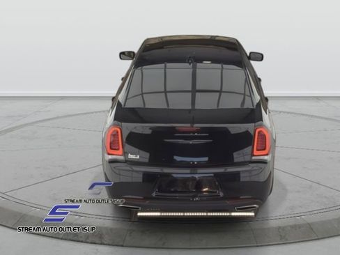 Used 2021 Chrysler 300 Touring w/ Sport Appearance Package image 7