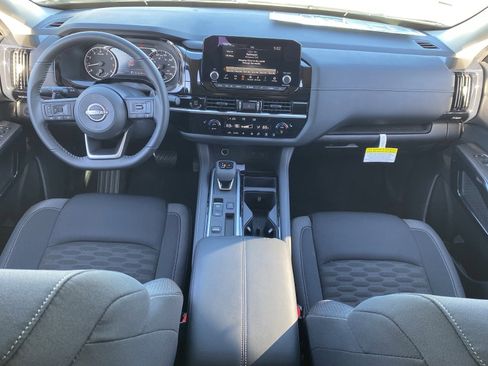 New 2025 Nissan Pathfinder SV image 16