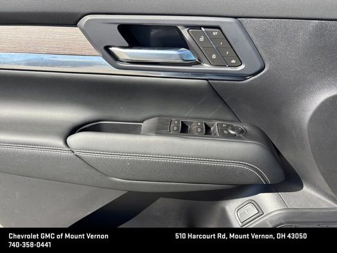 New 2026 GMC Terrain Denali w/ LPO, Black Badging Package image 12