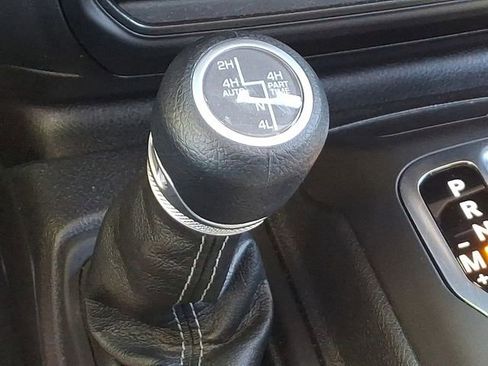 Used 2025 Jeep Wrangler Unlimited Sahara AWD/4WD image 16