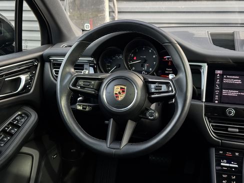 Certified 2026 Porsche Macan AWD/4WD image 18