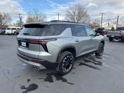 Used 2024 Chevrolet Traverse Z71 image 7